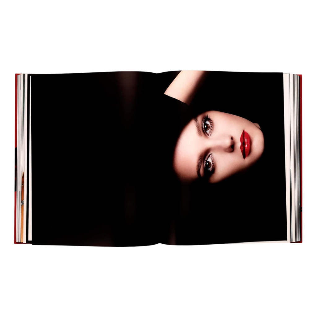 Chanel: The Allure of MakeUp