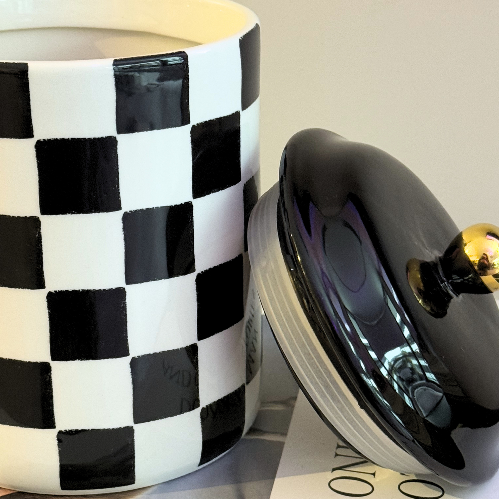 Checkered Vessel en Cerámica